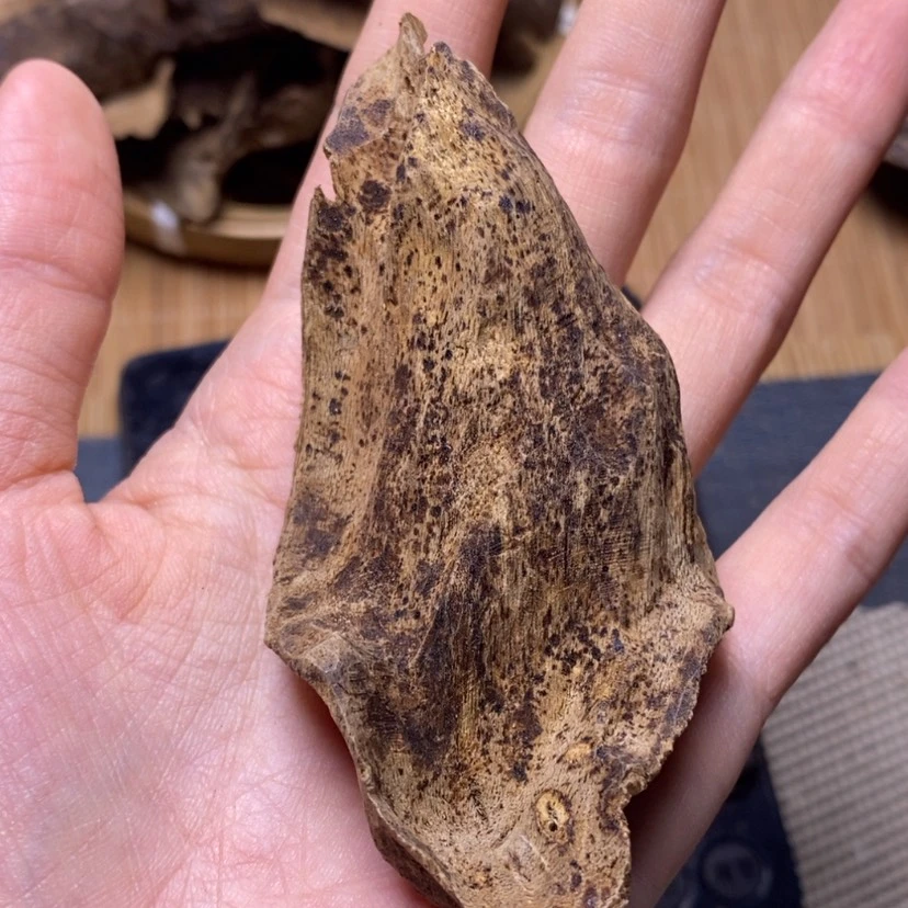 【闪购商品】香榧木J****t壳子4.2克
