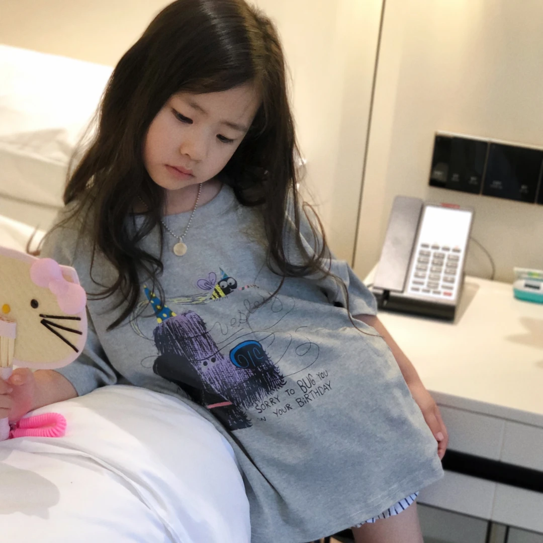 女童宽松大版紫色狗狗夏季短袖T恤  25X156