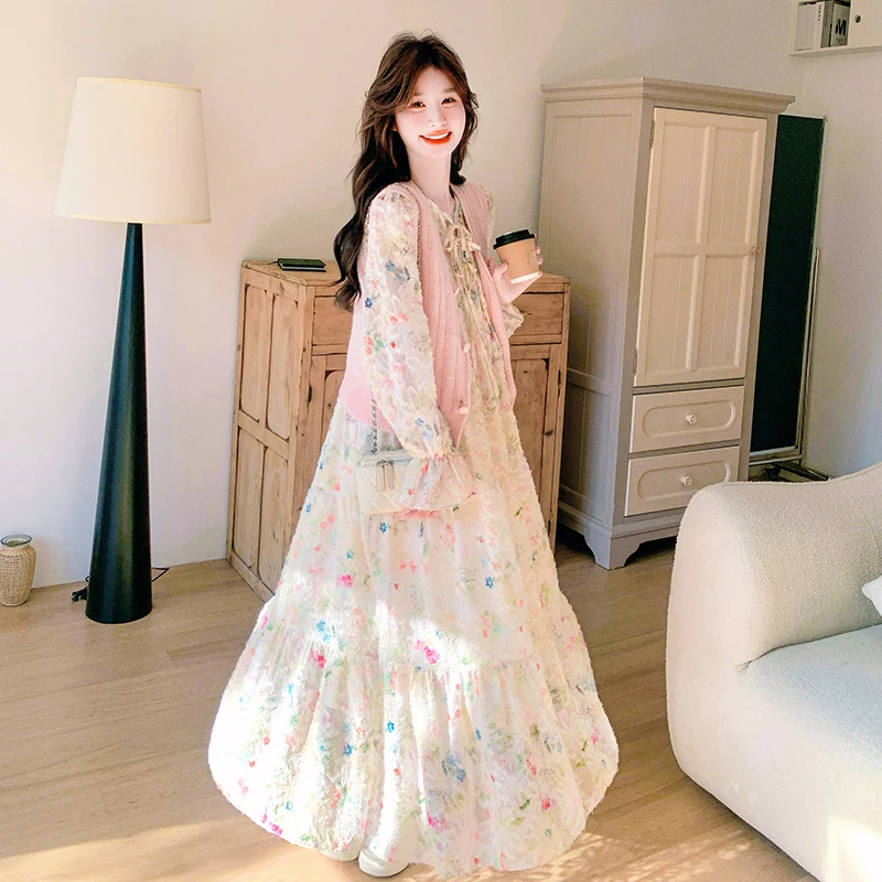 粉色提花连衣裙套装春秋2025新款韩系甜美减龄针织花朵马甲两件套