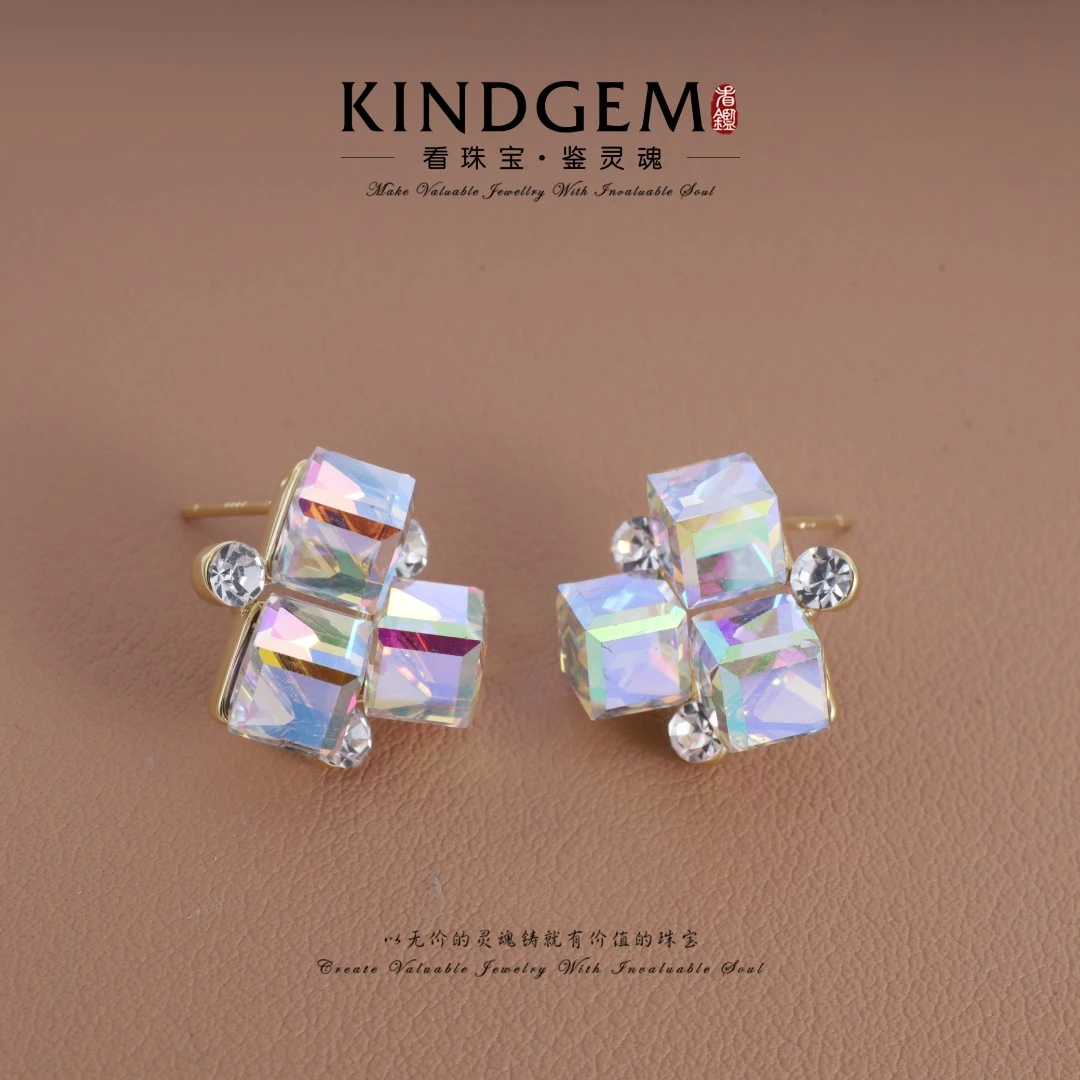 铜合金仿水晶耳饰 轻奢设计款时尚耳环 C-35956