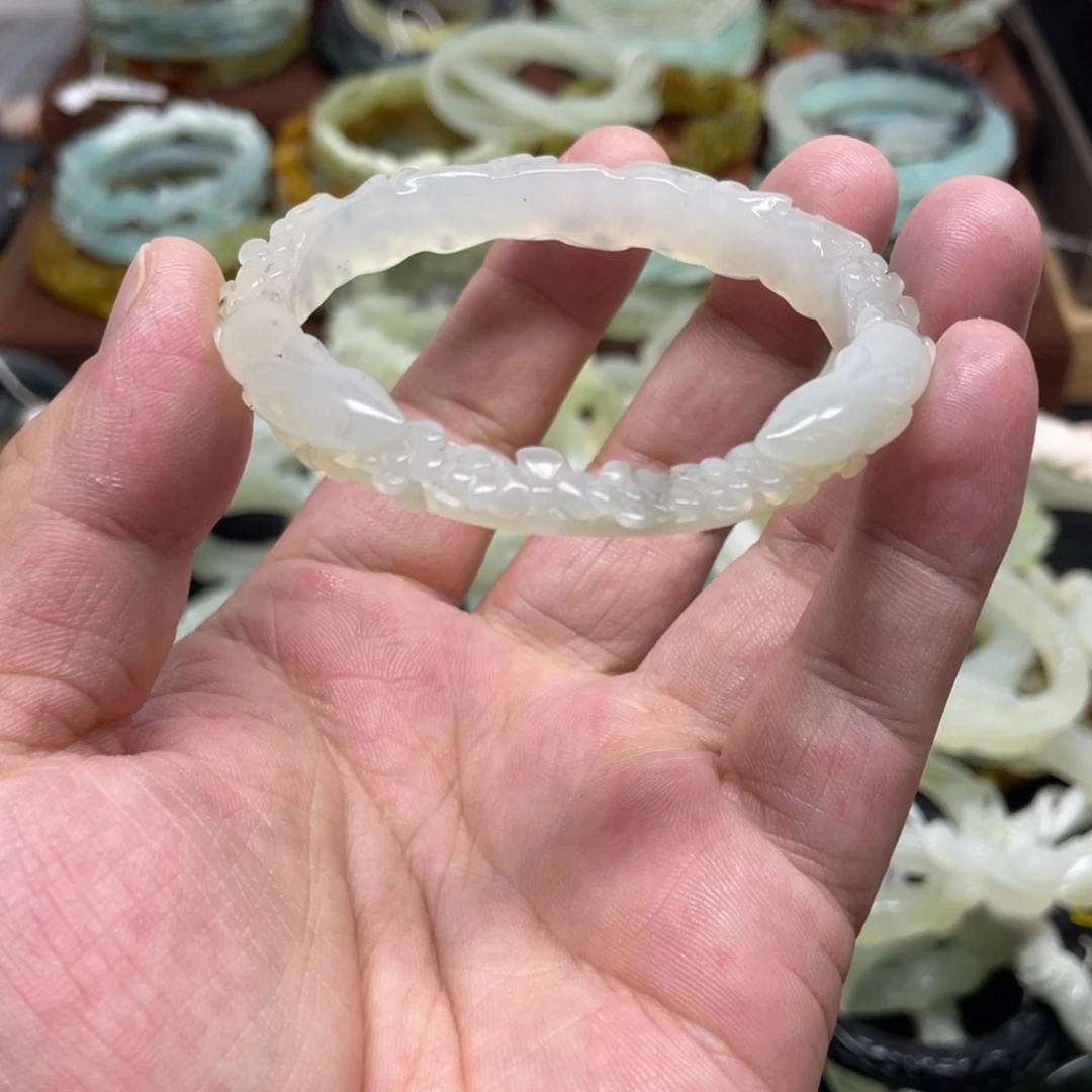 蛇纹石玉未镶嵌手镯