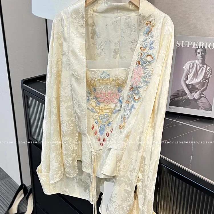 2025春季款新中式国风重工刺绣串珠高级感名媛唐装汉服上衣套装裙