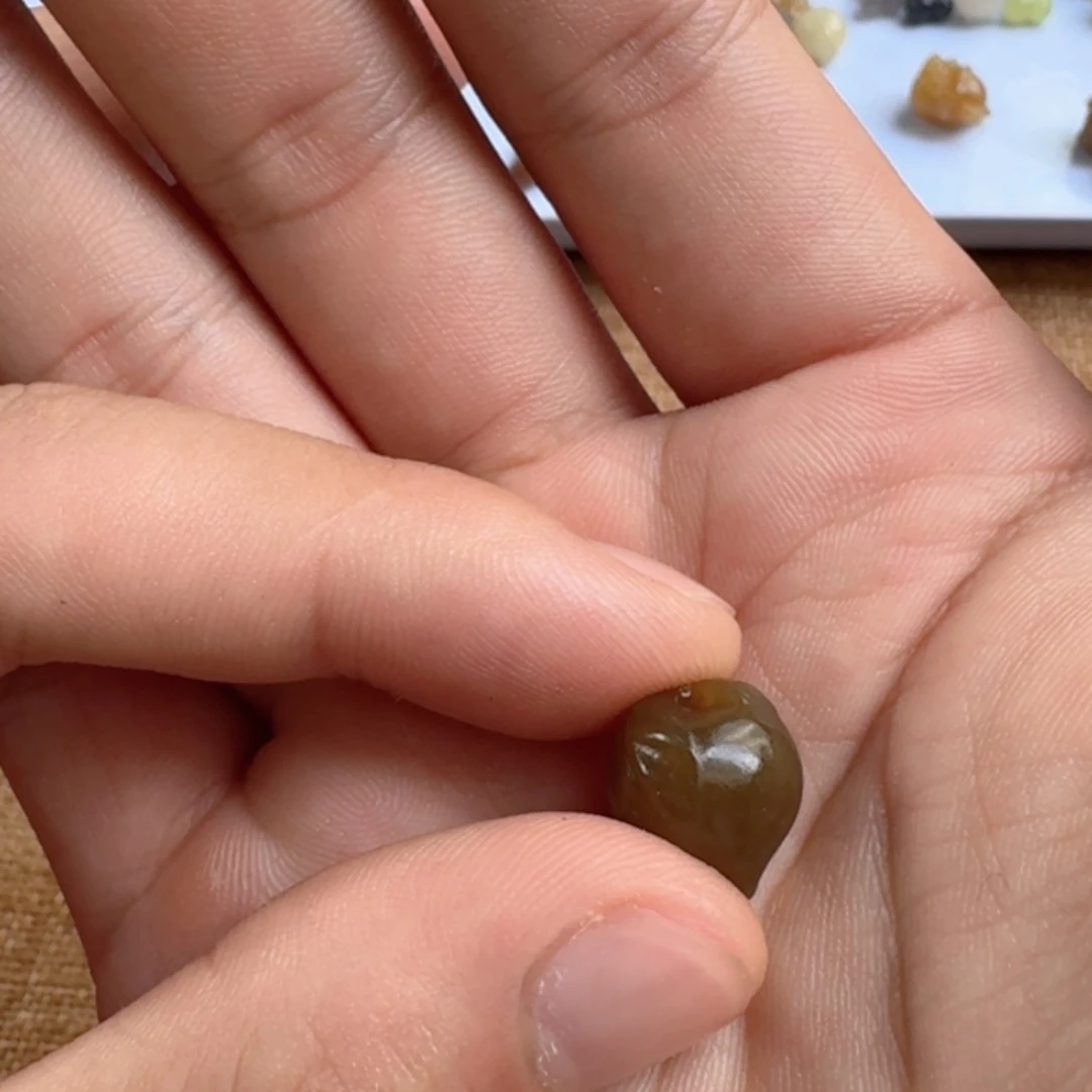 拉***º颈饰未镶嵌和田玉