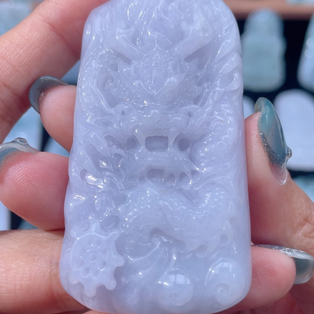 颈饰未镶嵌翡翠龙牌