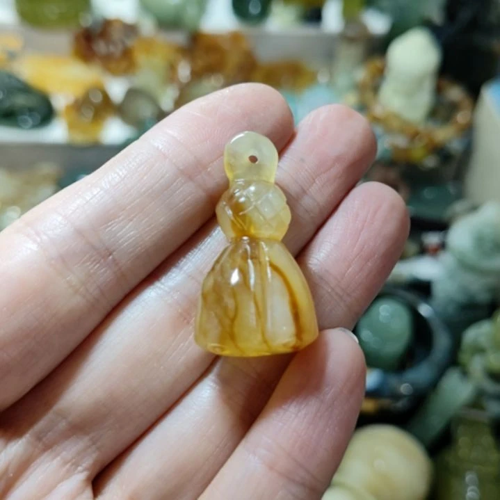 岫玉未镶嵌挂坠款式