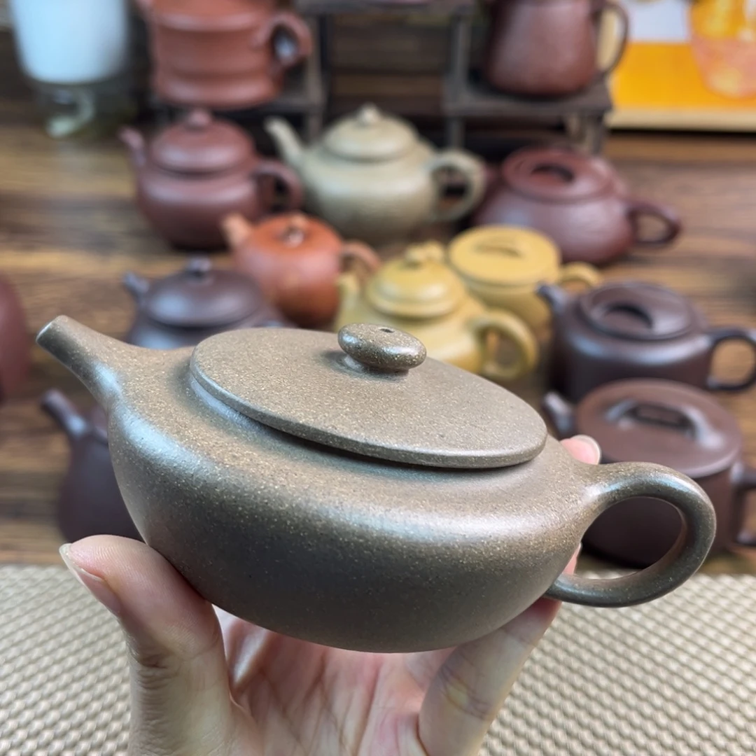 紫砂茶壶手工制作工艺精湛