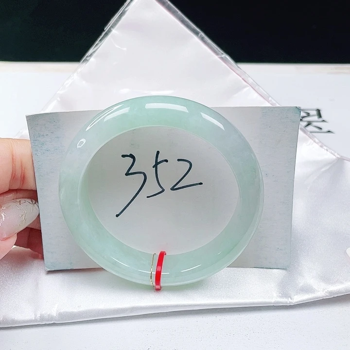 翡翠未镶嵌手镯缅甸翡翠52