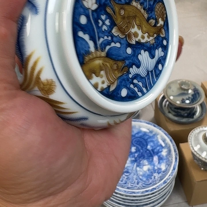 瓷片釉里金鱼藻板凳盖至