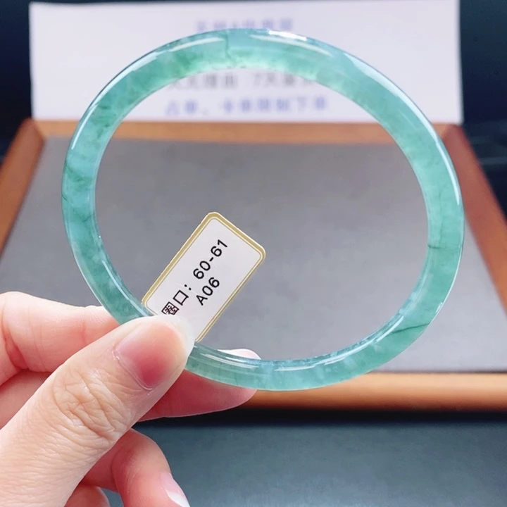 翡翠未镶嵌手镯翡翠手镯16