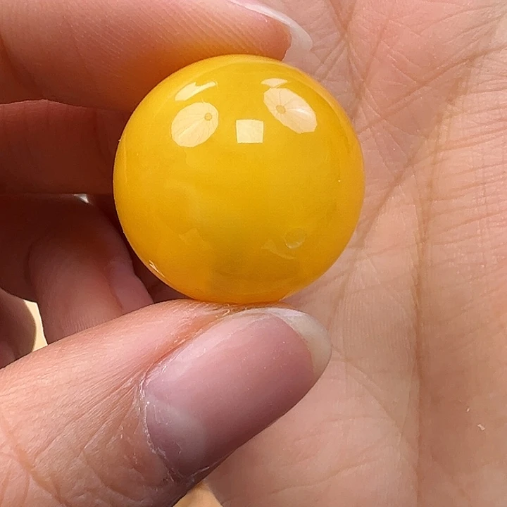 蜜蜡未镶嵌珠宝奇石