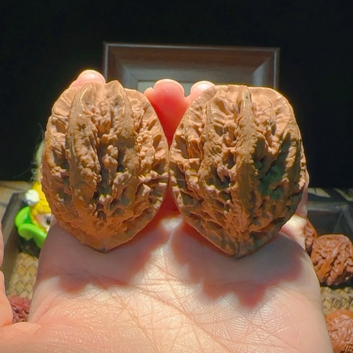文玩核桃吊坠米子72