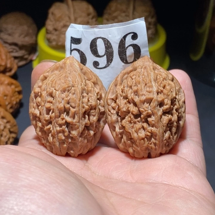 吊坠文玩核桃蒜头有瑕疵