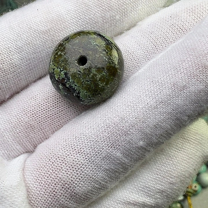 南红玛瑙未镶嵌珠宝奇石