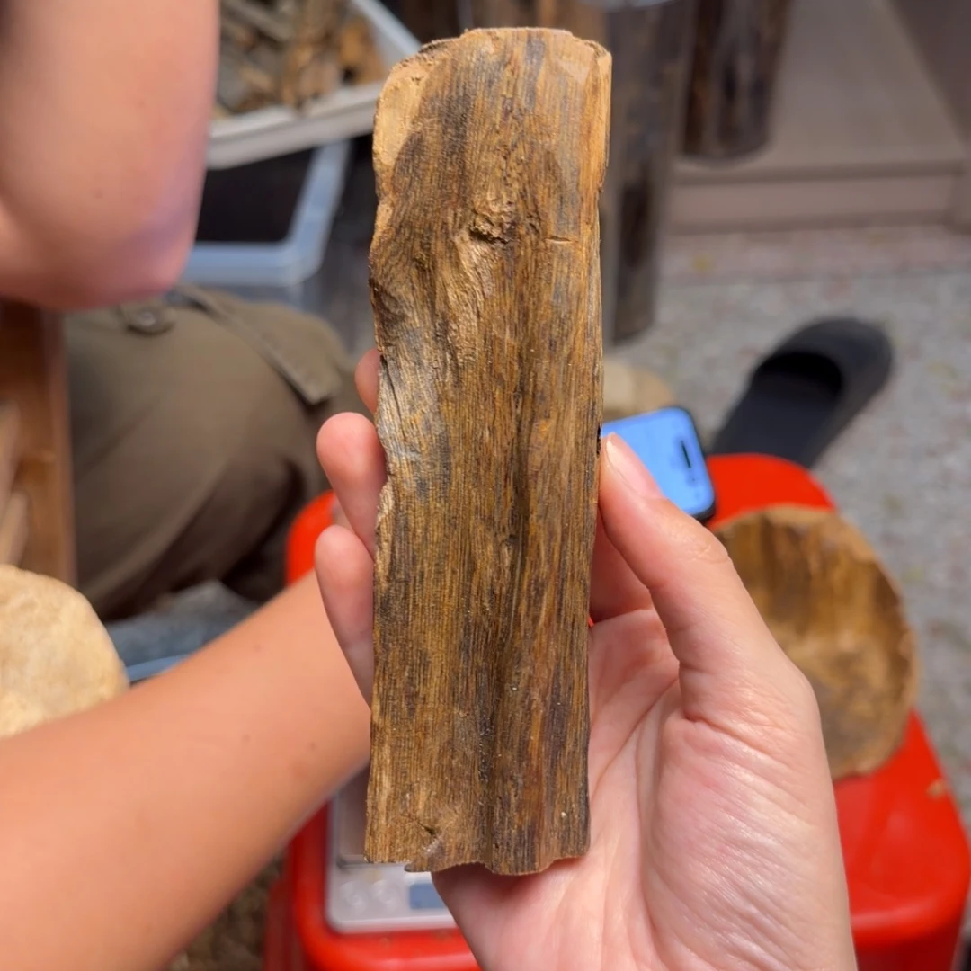 沉香碎屑沉香白棋块料36克