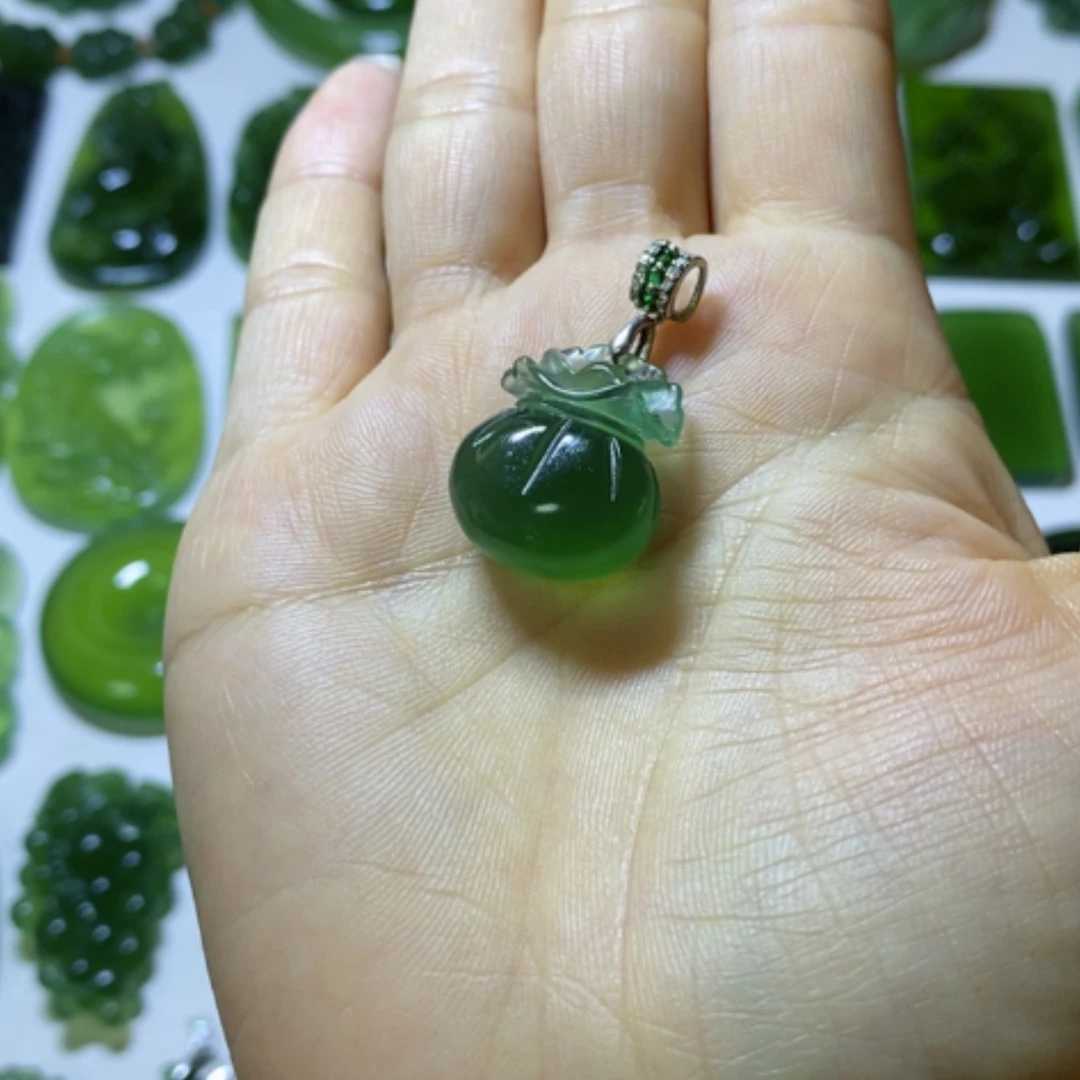 【闪购商品】未镶嵌蛇纹石玉颈饰
