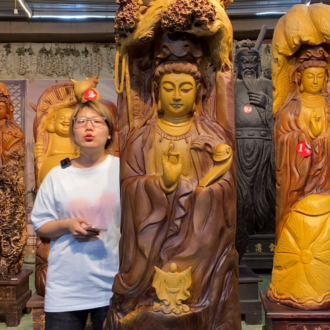 一***过香樟木带底座送楼下