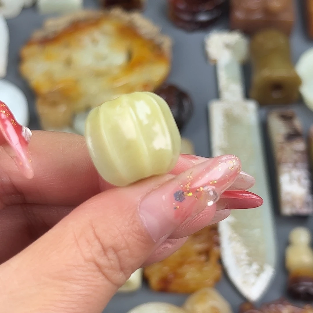 和田玉（糖玉）未镶嵌颈饰