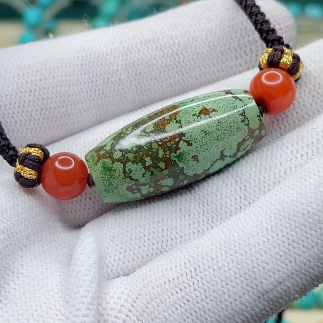 绿松石未镶嵌颈饰