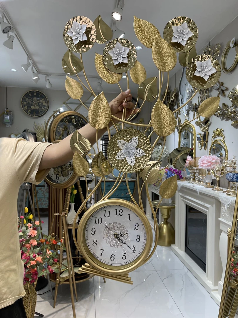 时尚创意不锈钢挂墙花装饰无表盘设计