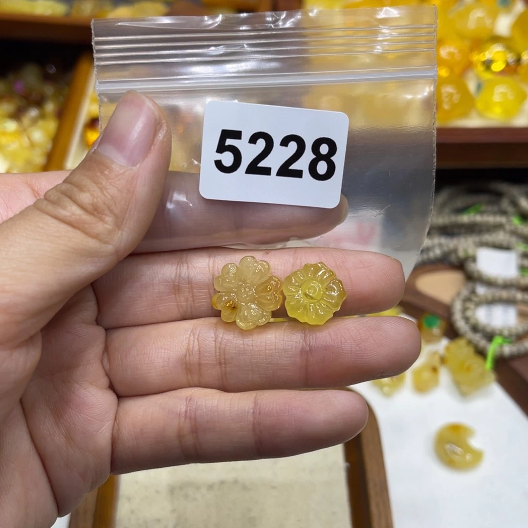 琥珀珠宝奇石未镶嵌