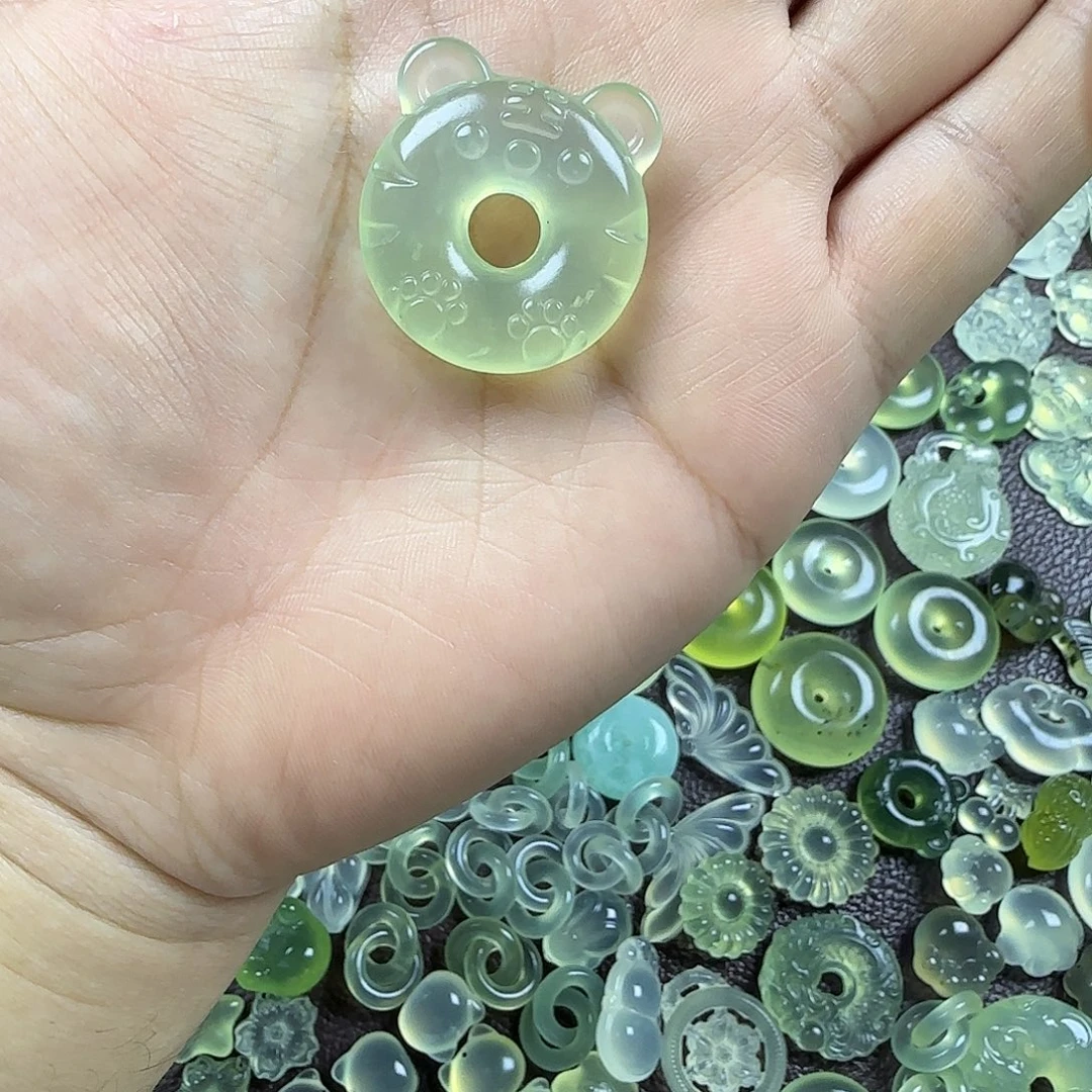 蛇纹石玉未镶嵌岫玉吊坠