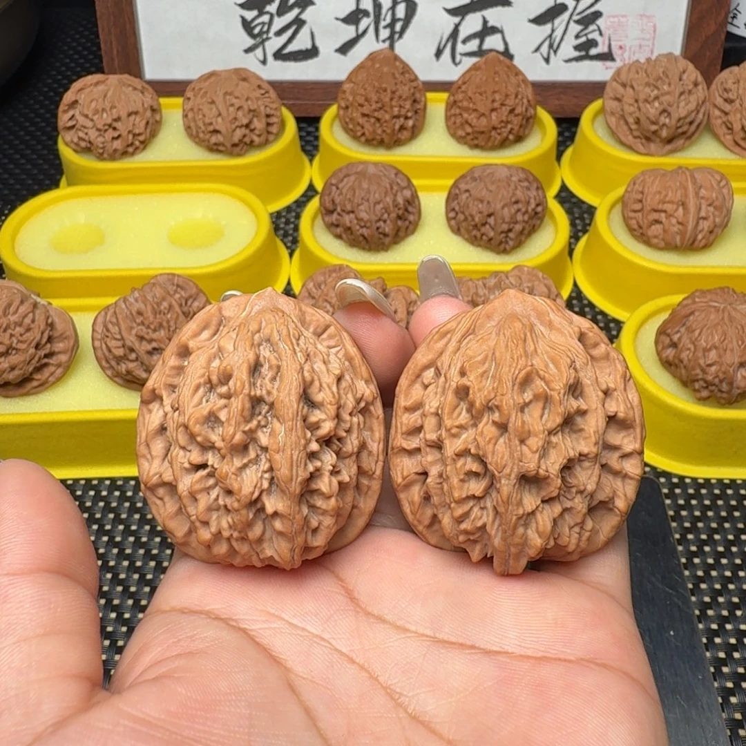 文玩核桃吊坠42麦虎