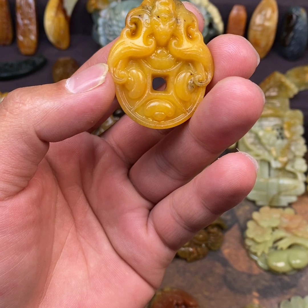蛇纹石玉未镶嵌吊坠(赠链)