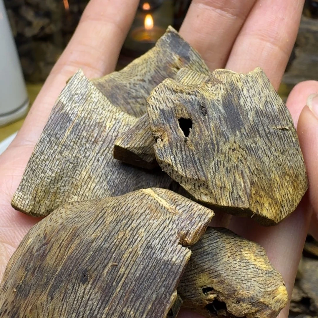 沉香沉香碎屑海南白棋乌身圆叶高油块料50g