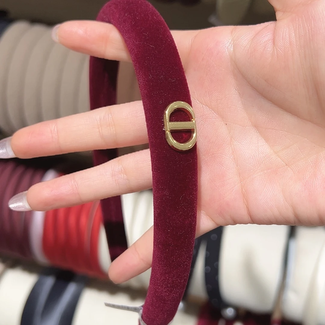 露***啊皮质铁合金红色丝绒猪鼻发箍