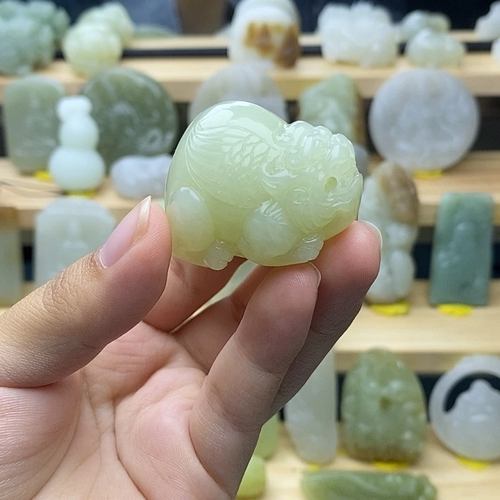 未镶嵌和田玉挂件