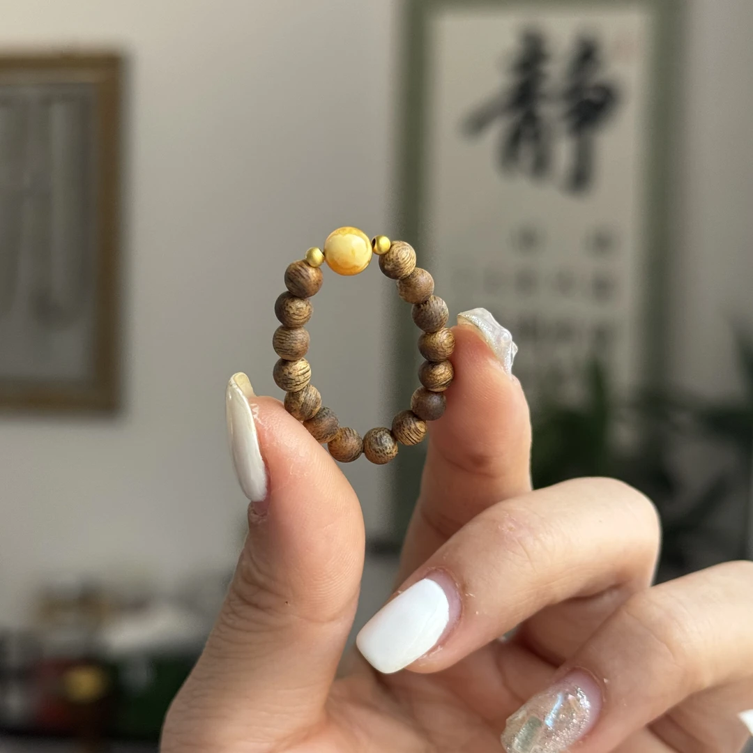 沉香【明智师兄】莺歌绿棋楠4mm圆珠戒指设计款