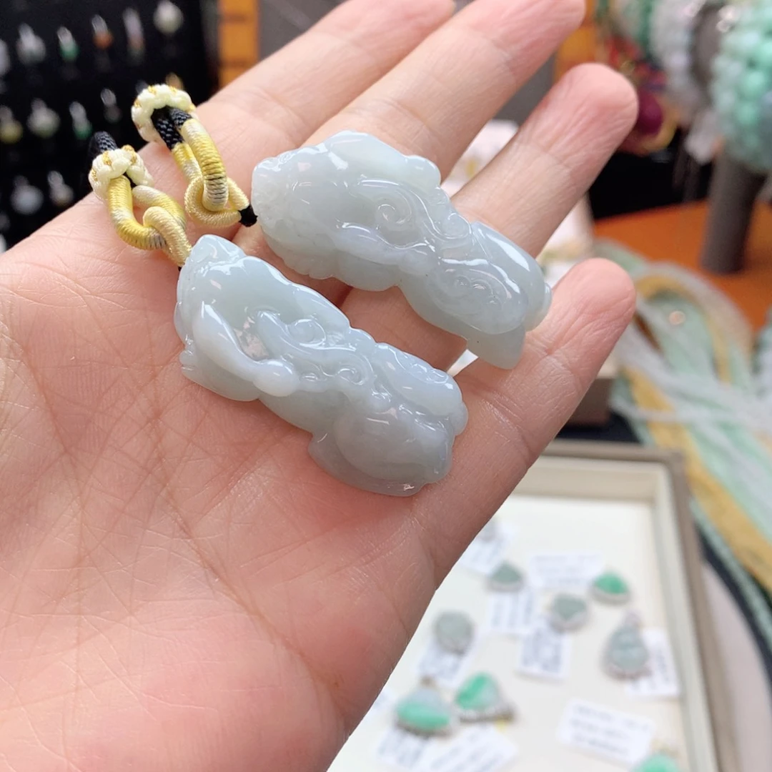 颈饰未镶嵌翡翠懂*