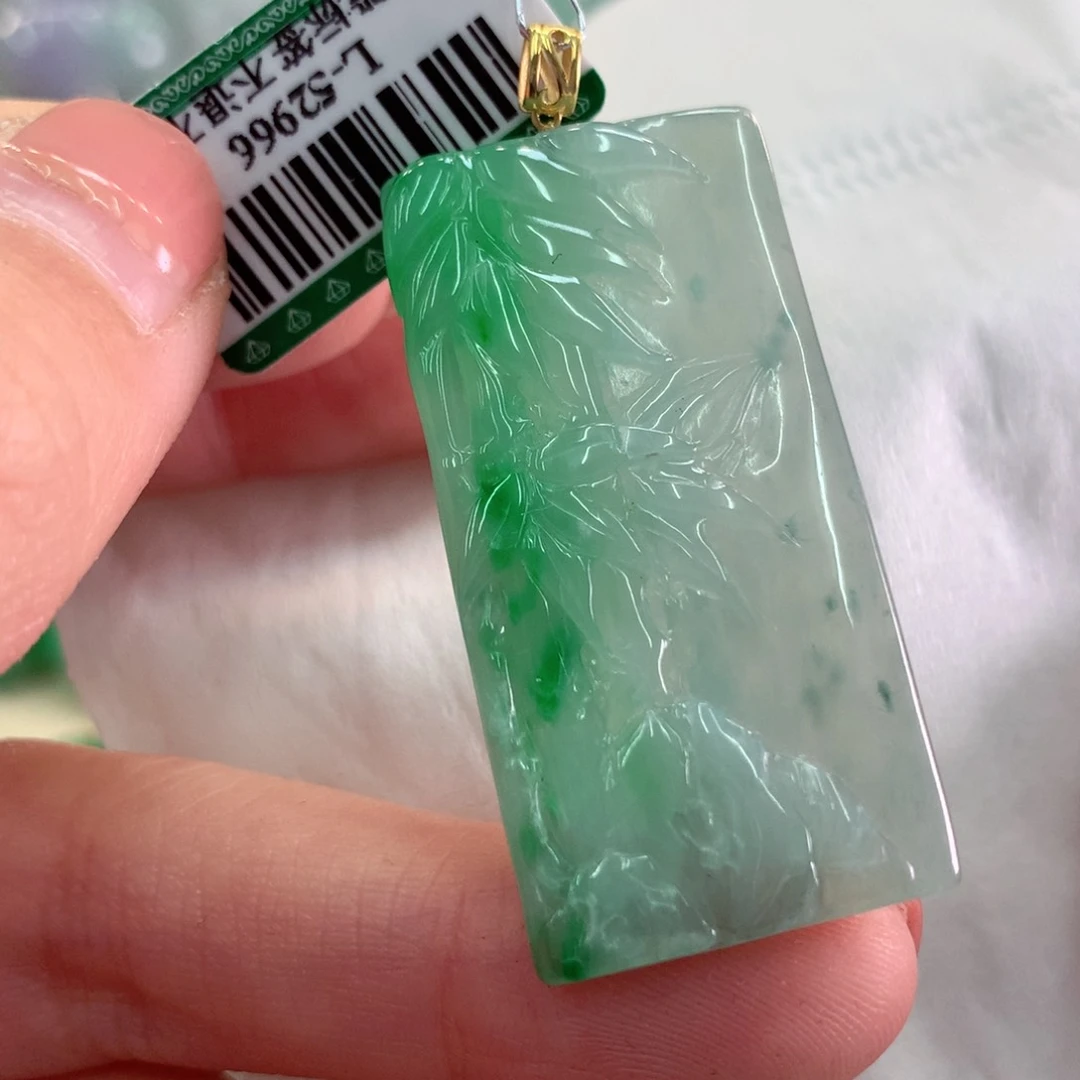 翡翠吊坠(不含链)18K金镶嵌