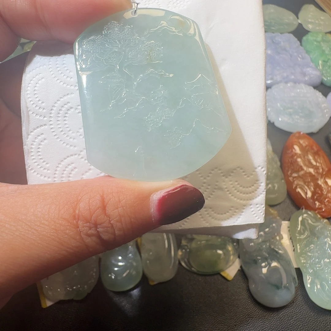 翡翠未镶嵌吊坠(赠链)