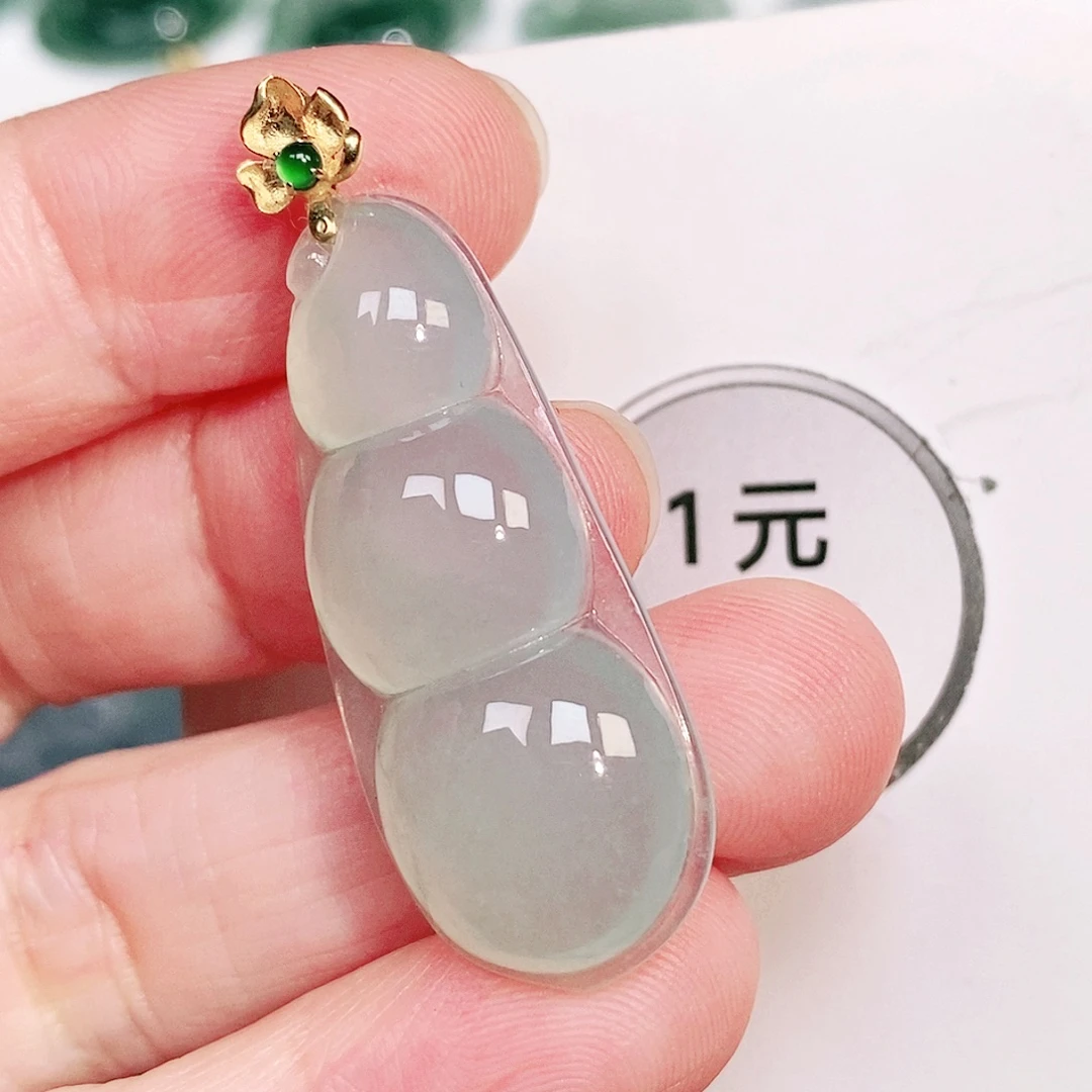颈饰18K金镶嵌翡翠