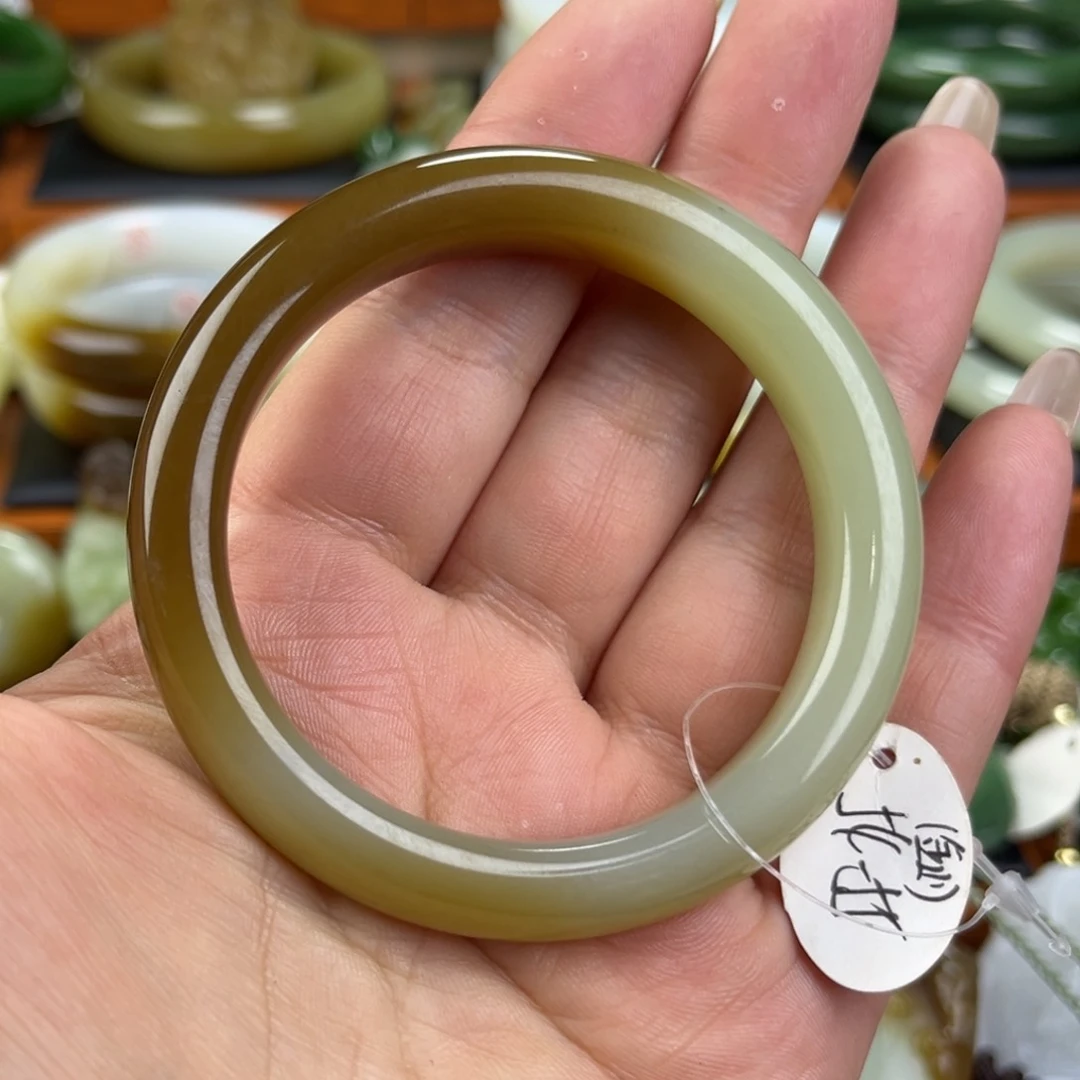 和田玉（糖玉）手镯未镶嵌54.55有包容