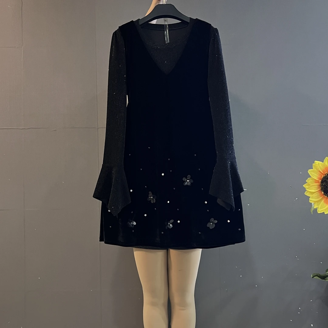 新款时尚重工亮丝打底衫➕立体花朵装饰丝绒马甲裙洋气显瘦两件套