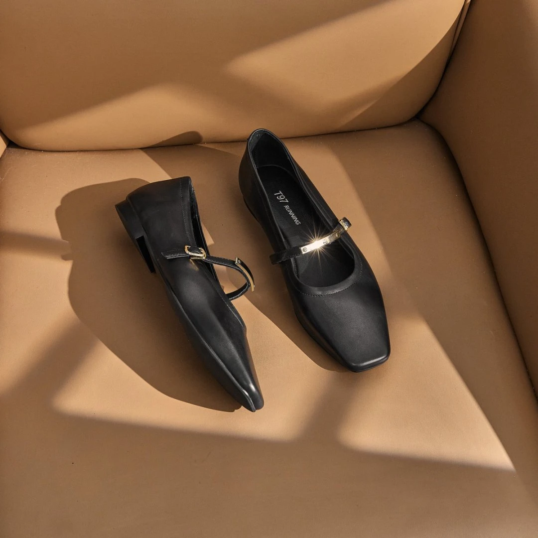 东东软底金扣2025春季新款百搭平底浅口方头低跟真皮单鞋女G767