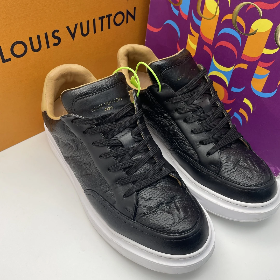 95新 LouisVuitton/路易威登 39欧码/黑色压印老花休闲时尚松糕鞋