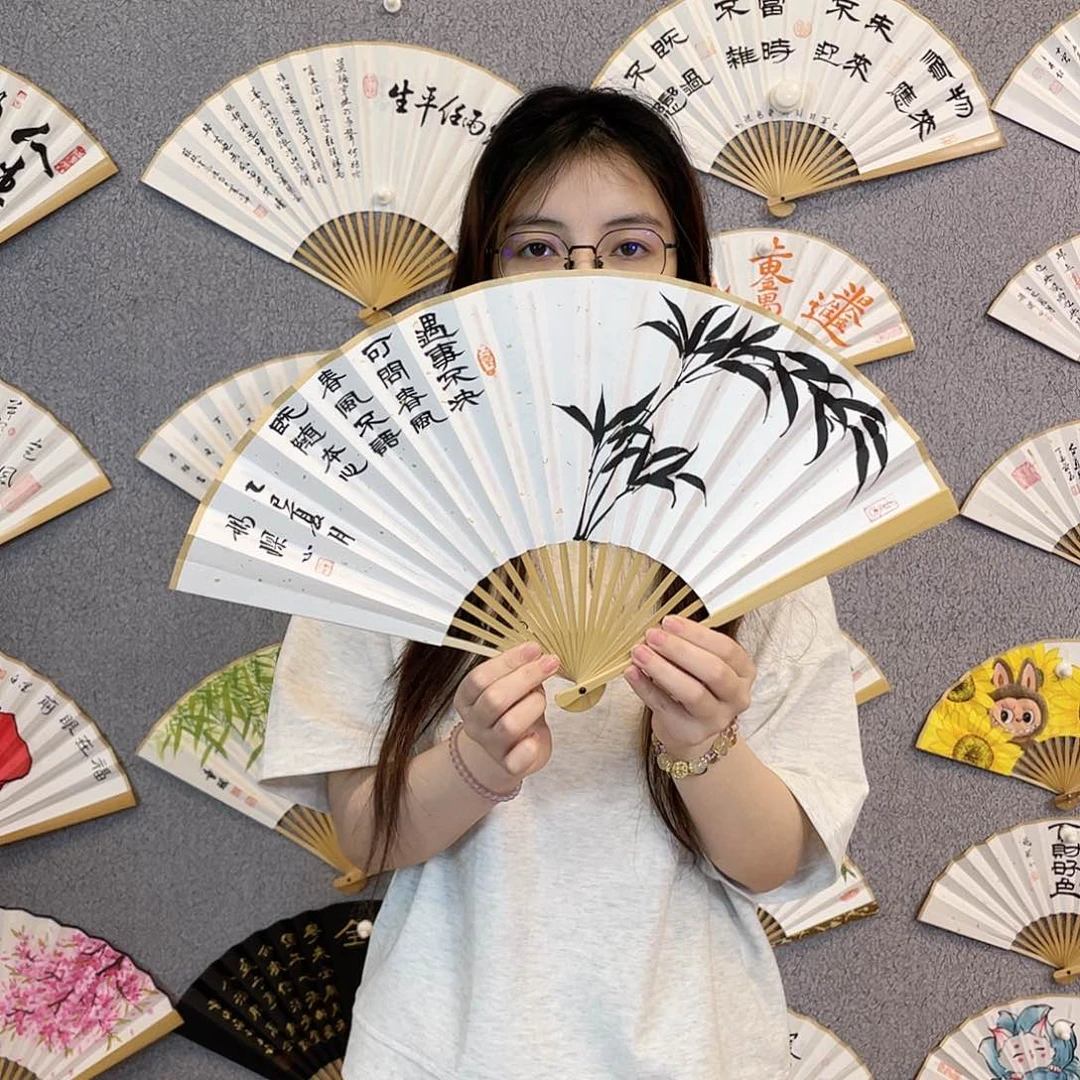 轻***天书法8寸-梅妃扇（默认粘好）