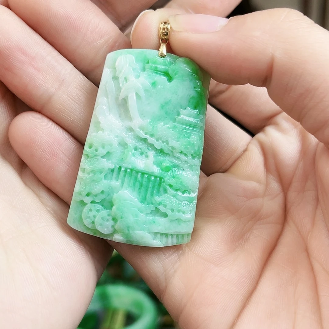 翡翠颈饰18K金镶嵌吊坠