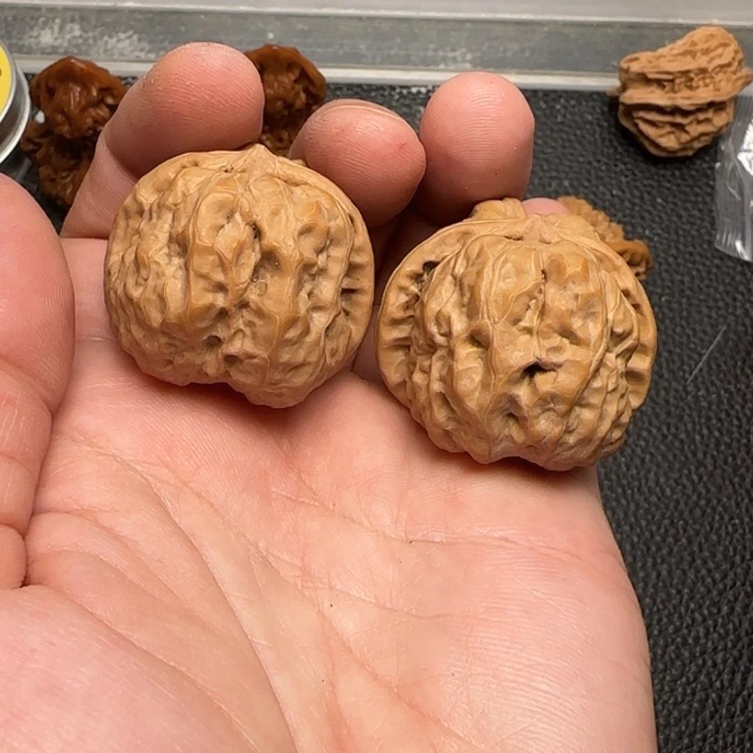 文玩核桃吊坠68蛤蟆头38尺