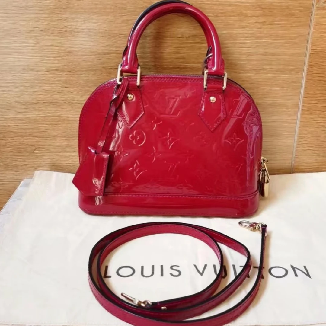 95新 LouisVuitton/路易威登 LV 红色漆面贝壳BB25110010-02