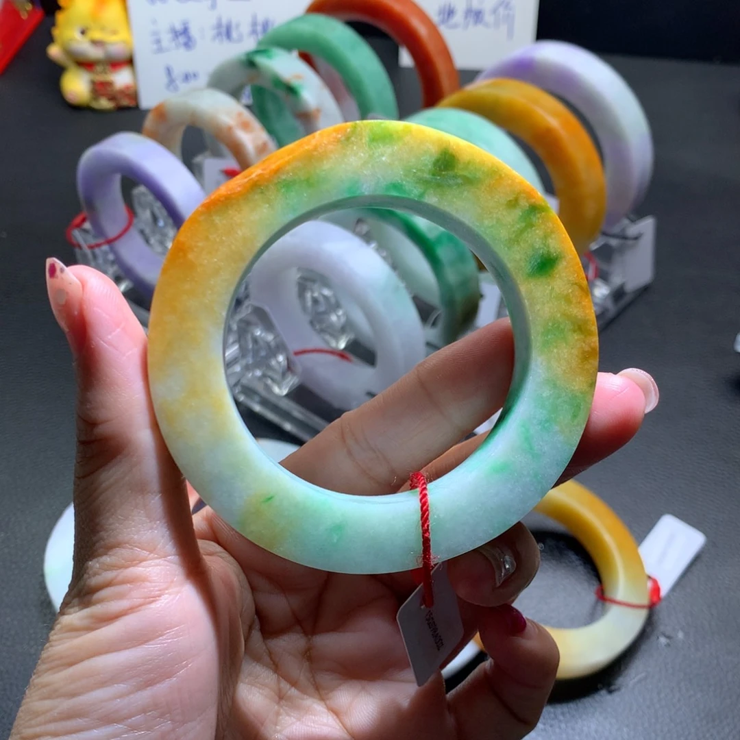 未镶嵌黄家绿定制翡翠