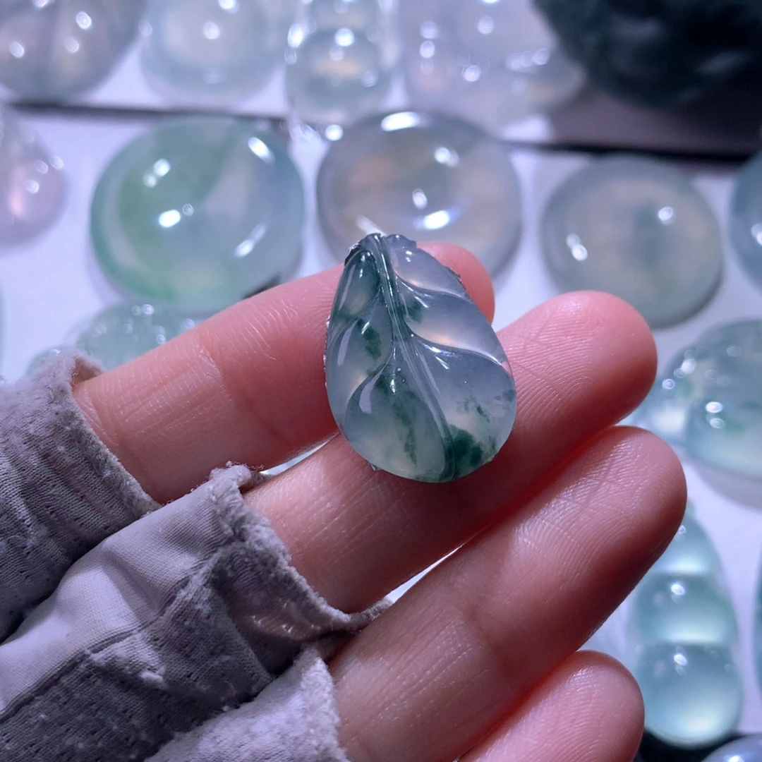 翡翠未镶嵌套链叶子