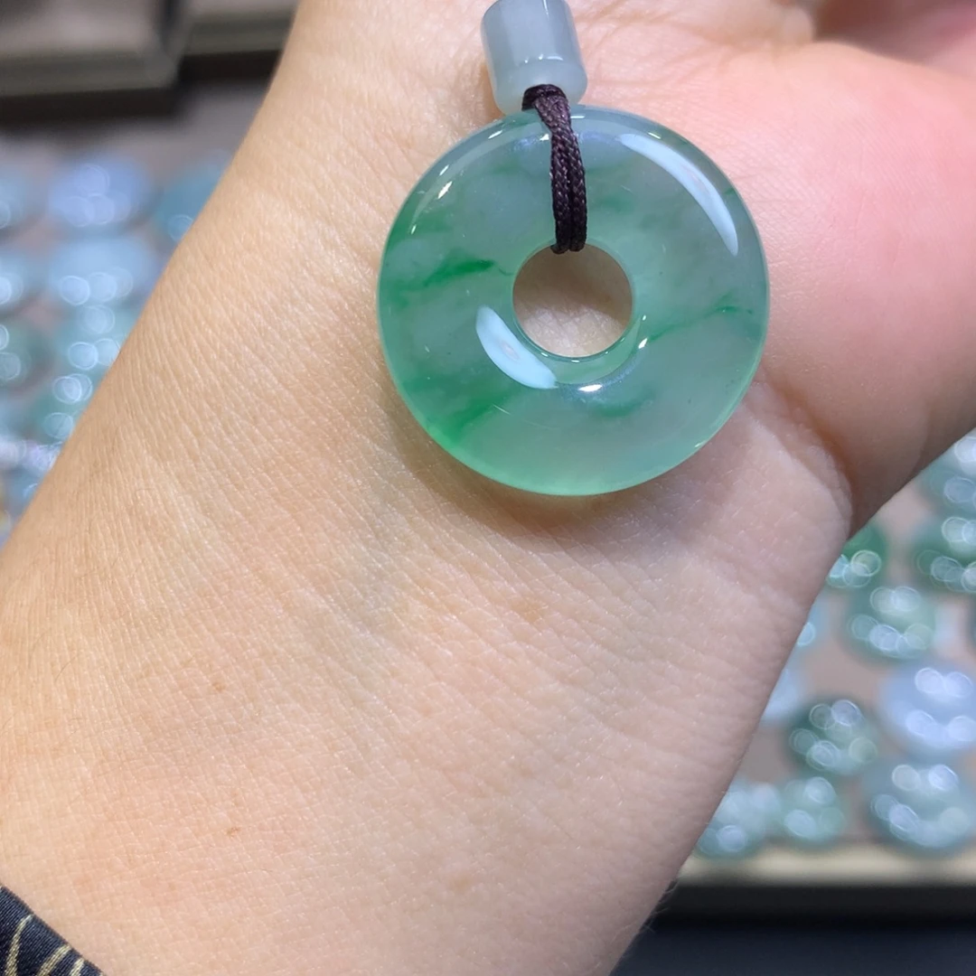 翡翠未镶嵌颈饰甜甜圈23.2*5.3