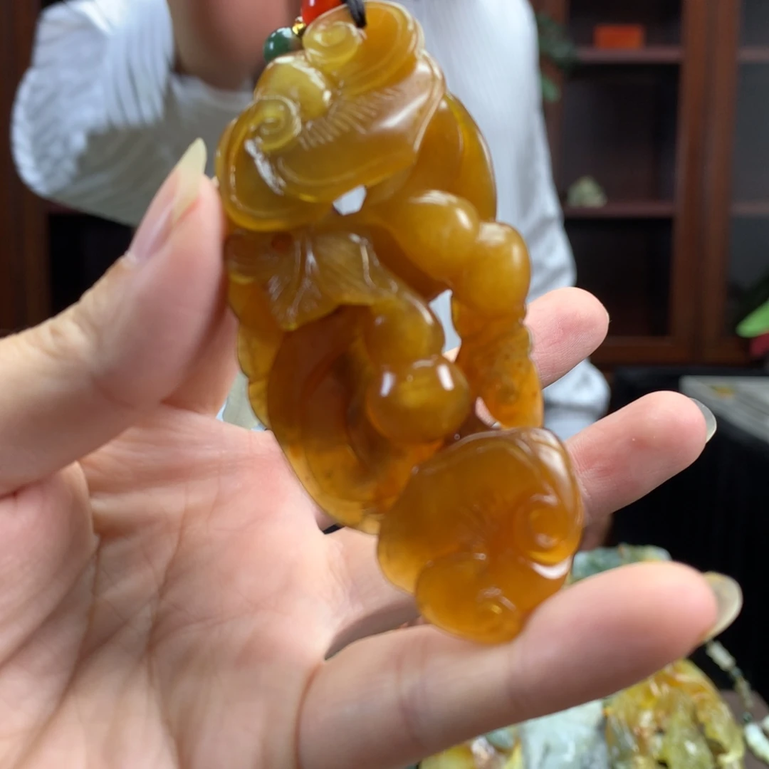 未镶嵌蛇纹石玉颈饰