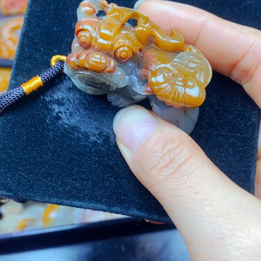 未镶嵌石英质玉（黄龙玉）吊坠(不含链)