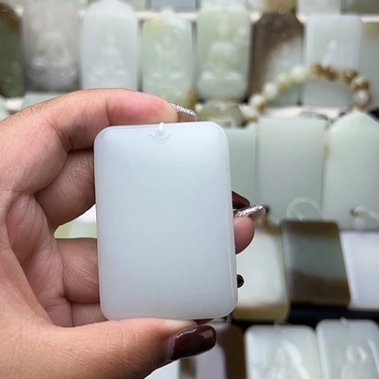 颈饰未镶嵌和田玉