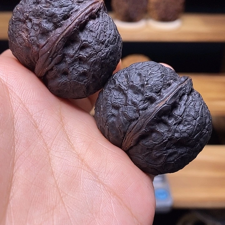 吊坠文玩核桃红皮龙元宝39